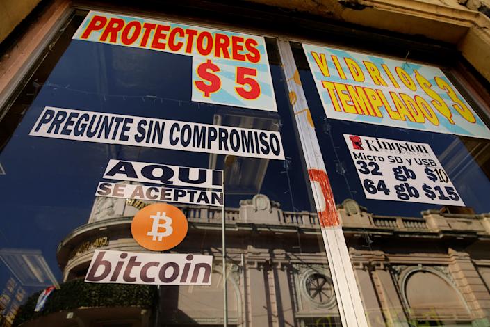 El transporte público salvadoreño sin capacidad de usar bitcóin, dice empresario