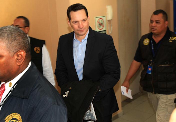 Fiscal panameño pide pena máxima para exministro de Martinelli por corrupción