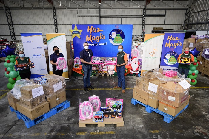 Más de medio millón de córdobas en juguetes entrega Walmart Nicaragua