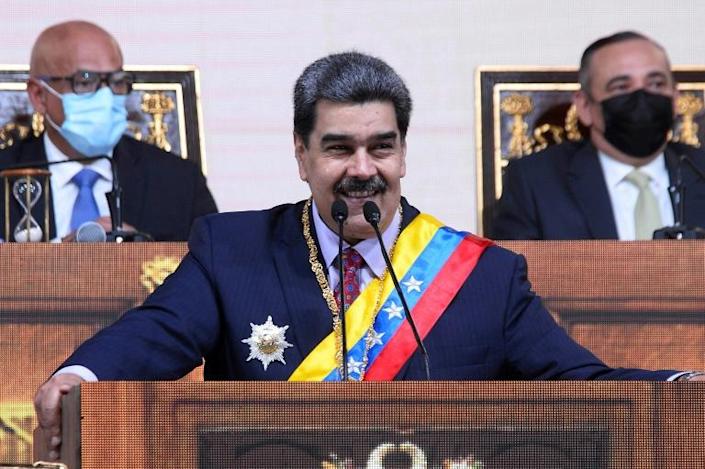 Maduro celebra salida de hiperinflación y proyecta crecimiento de 4 % en 2021