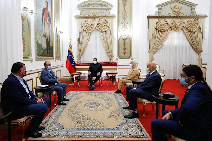 Nicolás Maduro se reúne con el nuevo gobernador de Barinas, Sergio Garrido