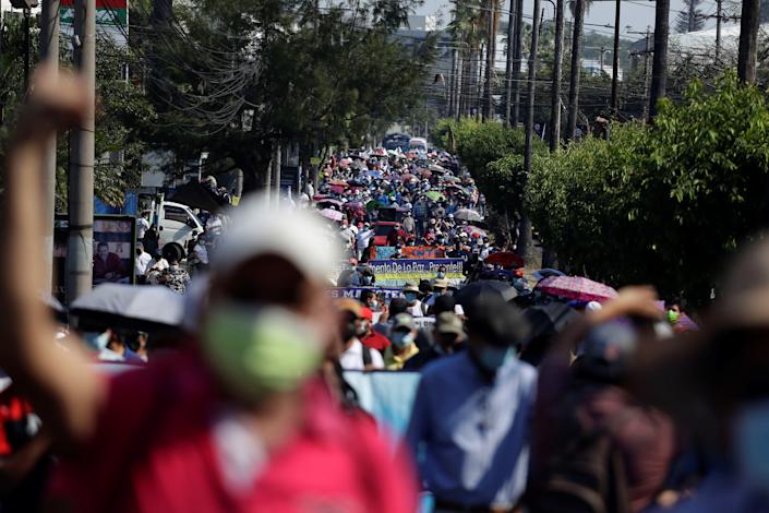 Diversos sectores se movilizan en El Salvador para exigir una reforma de pensiones