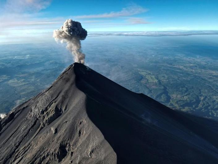 Finaliza erupción de volcán en Guatemala que llevó a evacuar a 500 personas