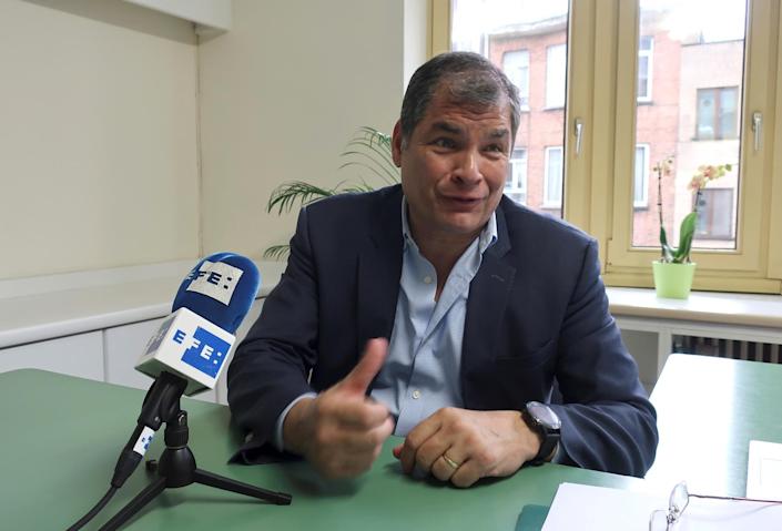 La presidenta hondureña aborda con Rafael Correa las «buenas prácticas» de su Gobierno