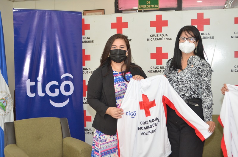 Tigo Nicaragua entrega donativo a Cruz Roja Nicaragüense para Plan Verano 2022