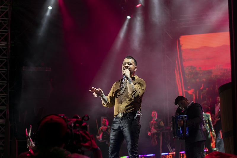 Noche inolvidable con Christian Nodal y Cerveza Toña