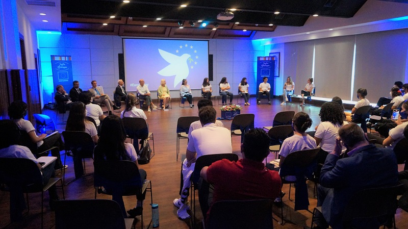 Representantes de la Unión Europea conversan con juventud nicaragüense sobre contexto mundial