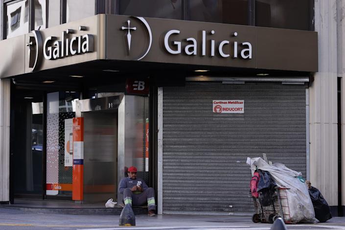 El Banco Galicia argentino deja de operar con criptos por el veto del Banco Central