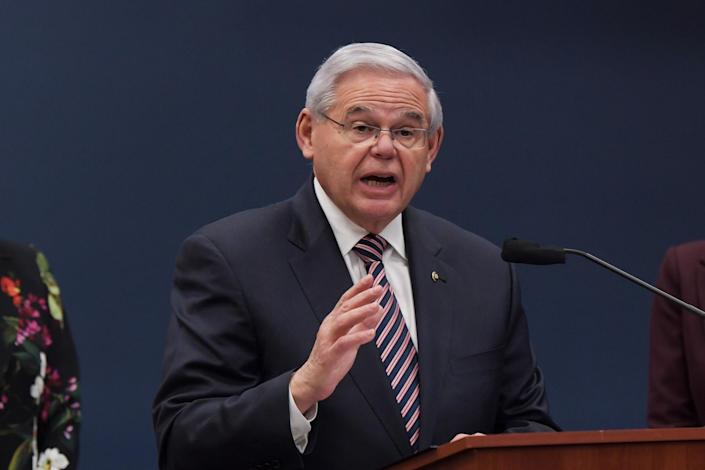 Senadores rechazan la decisión de Biden de levantar restricciones a Cuba