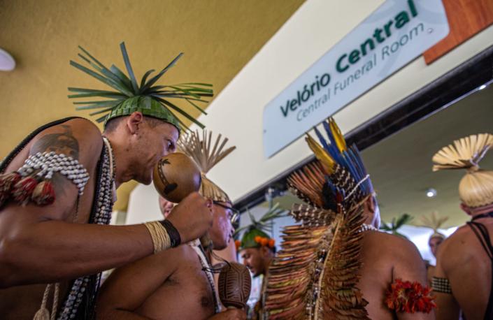 Brasileños le dan el último adiós al indigenista asesinado en la Amazonía