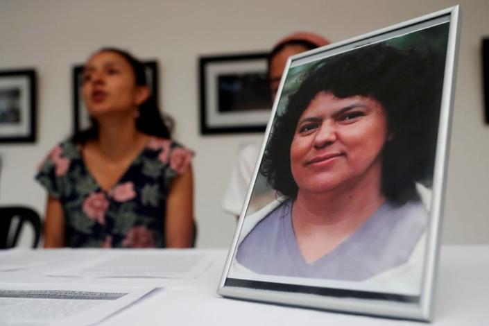 Observadores: Condena por crimen de Berta Cáceres, un paso hacia la justicia