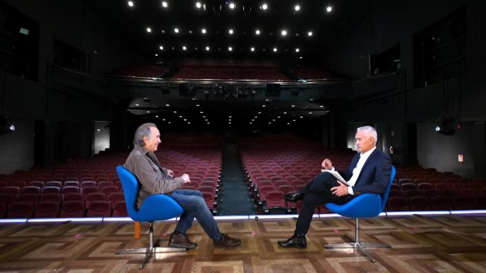 Serrat confiesa que lleva «fatal» su retirada de los escenarios