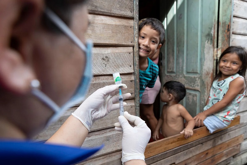 A medida que aumentan los casos de COVID-19 en las Américas, los países se enfrentan a las amenazas de la influenza estacional y los huracanes, dice directora de la OPS