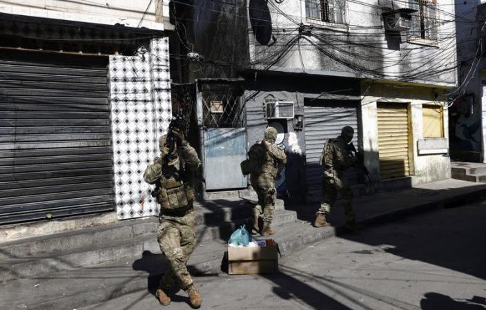 Al menos 18 personas mueren en enorme operativo policial en Río de Janeiro
