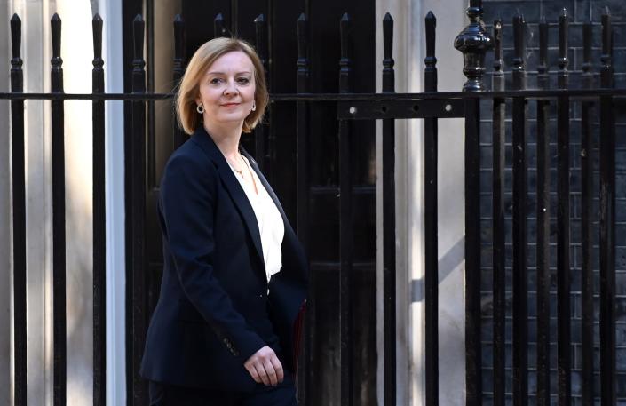 La ministra de Exteriores presenta su candidatura para reemplazar a Johnson