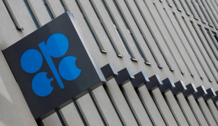 OPEP+ evaluará el mercado del petróleo y hará lo necesario, dice el ministro de Exteriores saudí
