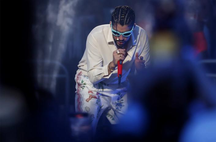 Bad Bunny estrena el video de «El Apagón», un documental de denuncia social