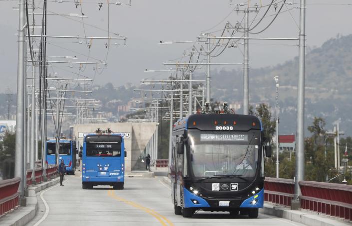 Ciudad de México abre pruebas de transporte eléctrico elevado en zona oriente