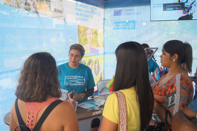 Jóvenes nicaragüenses inician estudios de maestría en Europa beneficiados por el programa de becas Erasmus+ de la Unión Europea