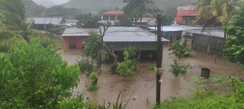 El huracán Julia causa importantes daños al impactar en Nicaragua