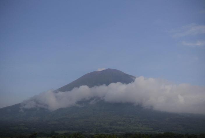 Expertos vigilan el comportamiento de volcán Chaparrastique en El Salvador