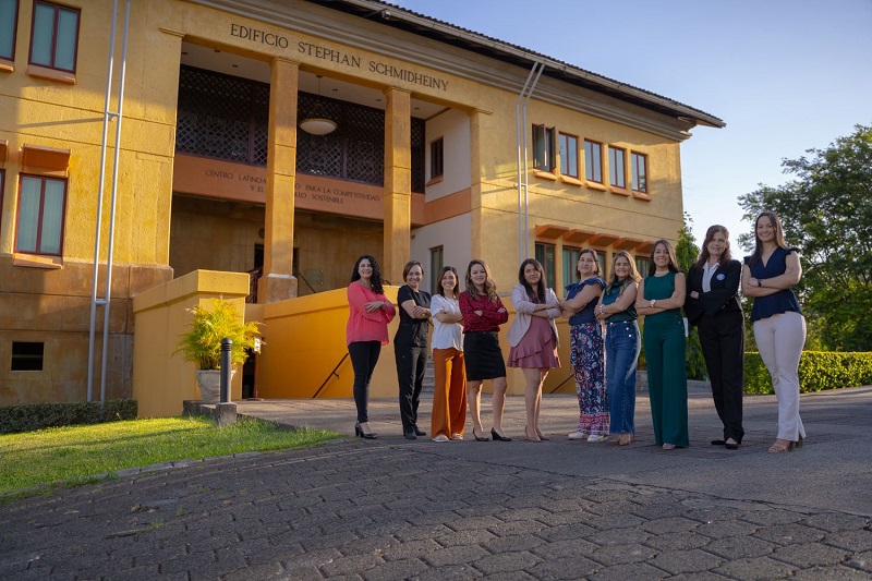 35 empresarias centroamericanas culminaron exitosamente la edición del Programa Leads Academy For Women de Banco Industrial e INCAE