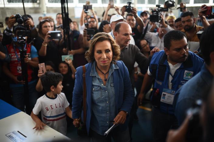 La exprimera dama Sandra Torres queda libre en el caso por corrupción en Guatemala