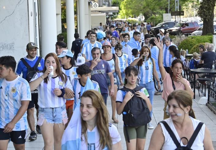Los hinchas argentinos se volcaron a celebrar a las calles