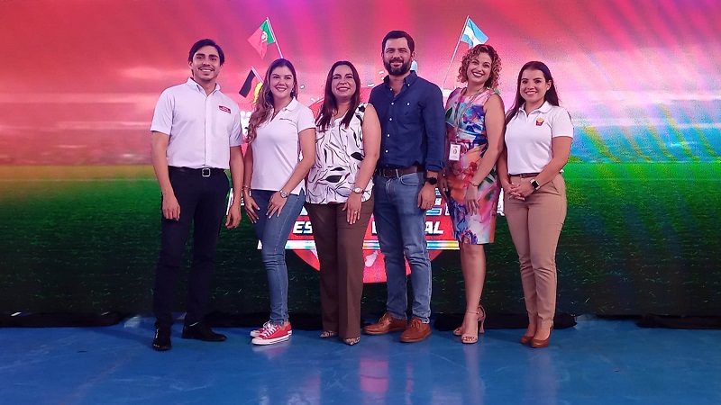 Claro y Victoria Frost presentan el Estadio Virtual de la fiesta futbolera más grande del mundo