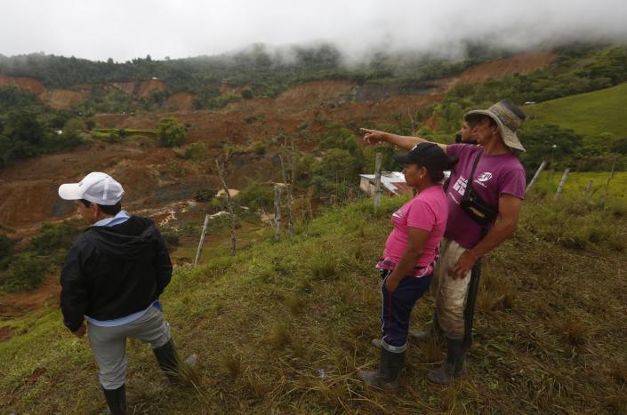 Campesinos de Rosas, un pueblo colombiano, intentan rehacer su vida tras alud