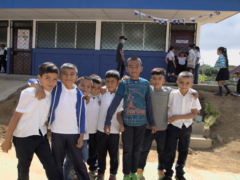 Con el apoyo del BCIE, más de 5,800 estudiantes nicaragüenses cuentan con espacios y equipamiento adecuado para recibir sus clases