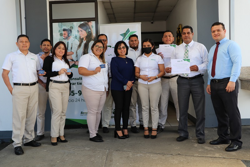 Banpro reconoce a sus colaboradores