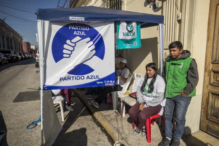 Partidos guatemaltecos se disputan posición en boleta electoral