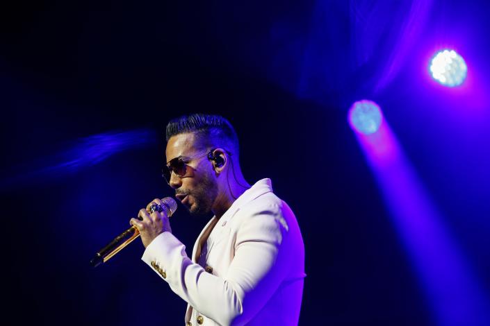 Falso aviso de bomba en el estadio retrasa el concierto de Romeo Santos en Chile