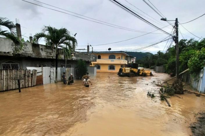 Al menos 500 personas evacuadas en Ecuador por inundaciones