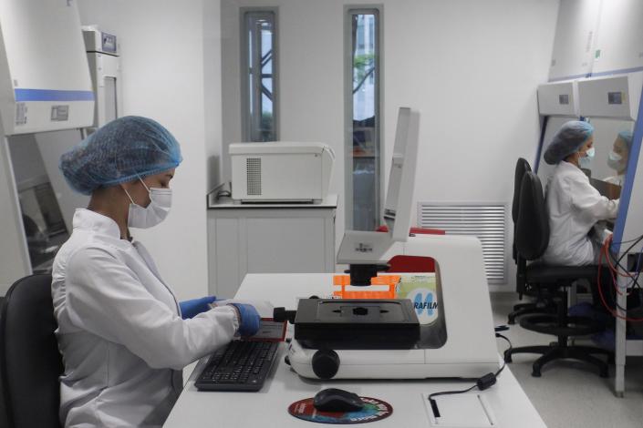 Inauguran en Medellín un laboratorio de investigación y desarrollo de vacunas