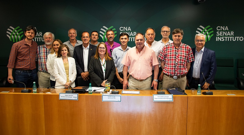 Productores agropecuarios de Argentina y Brasil estrechan lazos, en visita organizada por el IICA