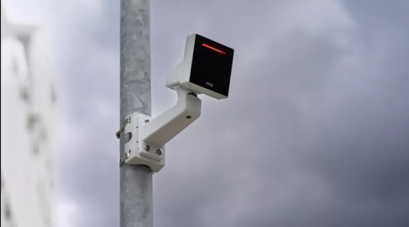 Radar para detectar, clasificar y realizar seguimiento de personas y vehículos con precisión