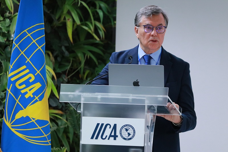 En cuenta regresiva hacia COP 28, Director General del IICA reafirma compromiso con combate a cambio climático y advierte que sector agroalimentario no puede estar ausente de negociaciones ambientales