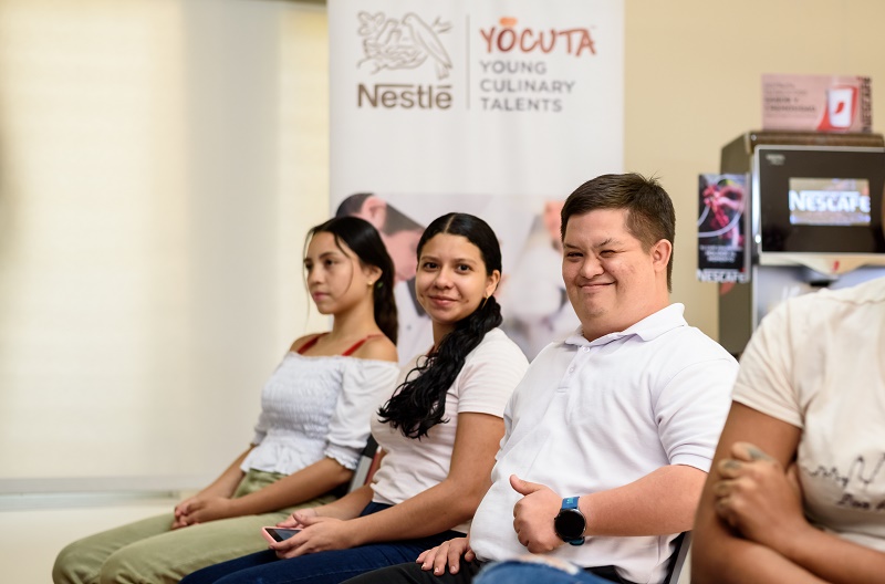 Jóvenes de la industria culinaria son capacitados por el programa YOCUTA de Nestlé
