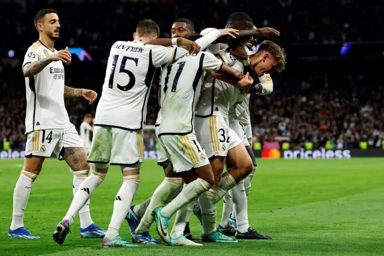 Real Madrid se asegura liderato de grupo tras ganar al Nápoles