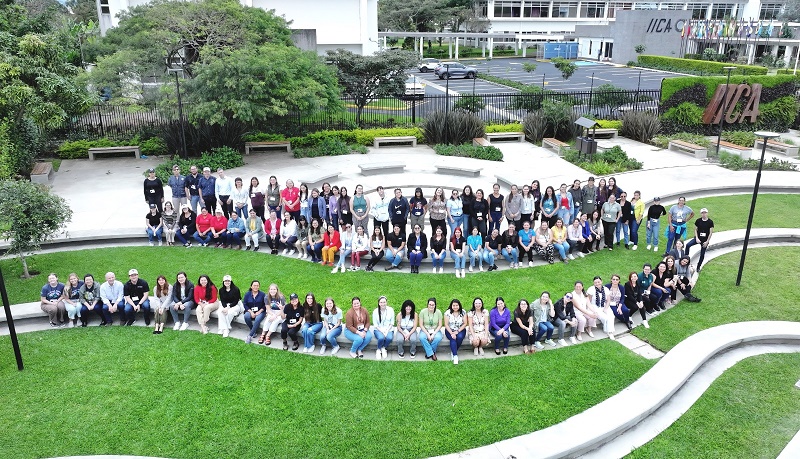 Un centenar de mujeres vinculadas al sector agroalimentario y provenientes de zonas rurales de Costa Rica potenciaron sus habilidades en tecnologías digitales y geoespaciales en la sede del IICA