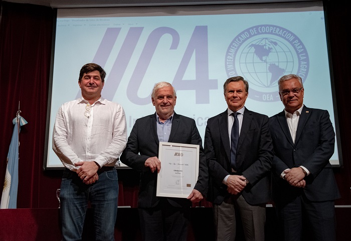 Secretario Designado de Bioeconomía de Argentina, Fernando Vilella, recibe reconocimiento de “Cátedra IICA” por su trayectoria como docente y aportes en esta área