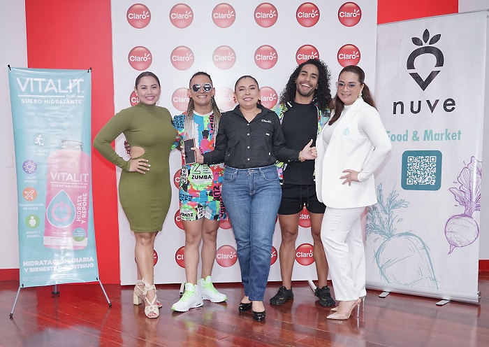 Claro presente en el Zumba Fest Internacional