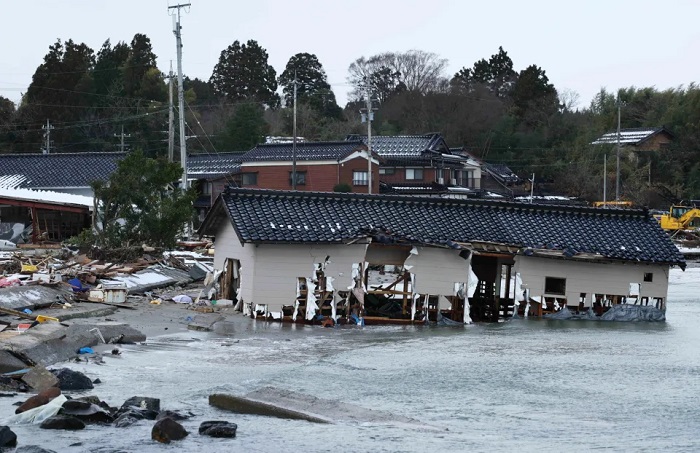 Elevan a 206 los fallecidos en el terremoto de Japón y 52 personas siguen desaparecidas
