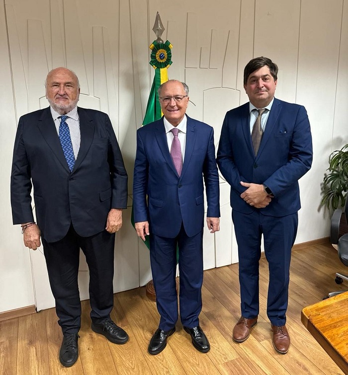 Misión enviada por Director General del IICA trata con vicepresidente de Brasil, Geraldo Alckmin, apoyo del organismo hemisférico a agenda agropecuaria en G20 y COP30