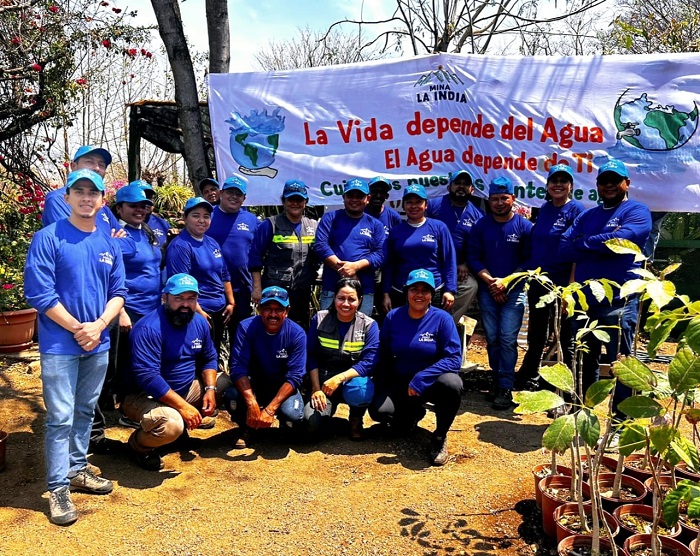 Con siembra de plantas forestales y charlas de sensibilización Condor Gold celebra Día Mundial del Agua