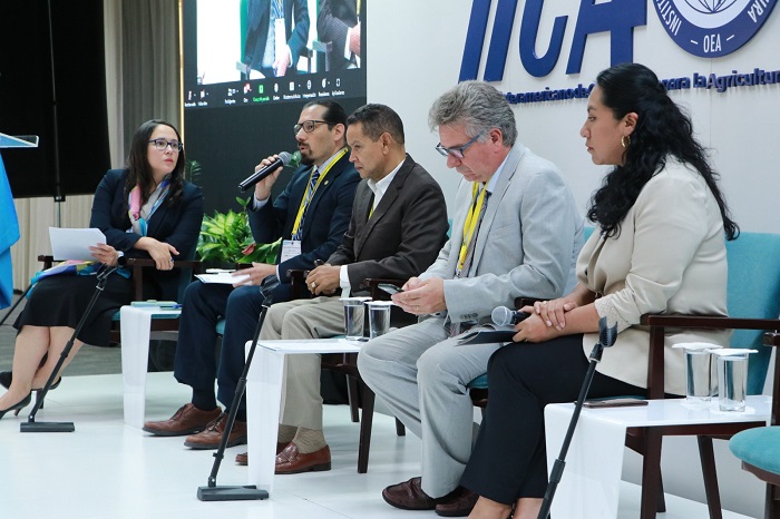 En Diálogos Regionales, CEPAL e IICA muestran avances en políticas públicas para garantizar acceso a agua de poblaciones vulnerables en América Latina y el Caribe