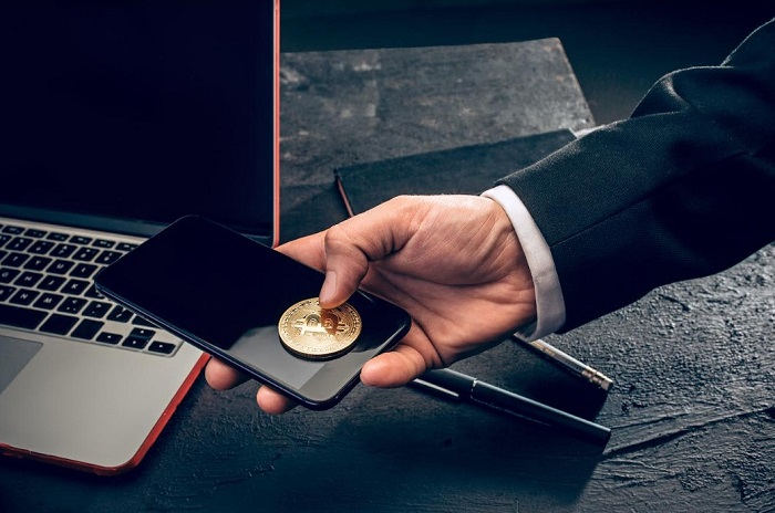Cuidado con la estafa con criptomonedas que circula por WhatsApp