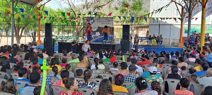 Condor Gold celebra con pobladores las fiestas patronales de Santa Cruz de la India